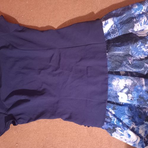 تعدادی مانتو و شومیز