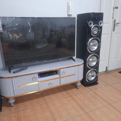 میز تلویزیون کاملا نو