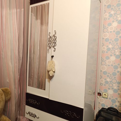 دو دست تخت و کمد و دراور