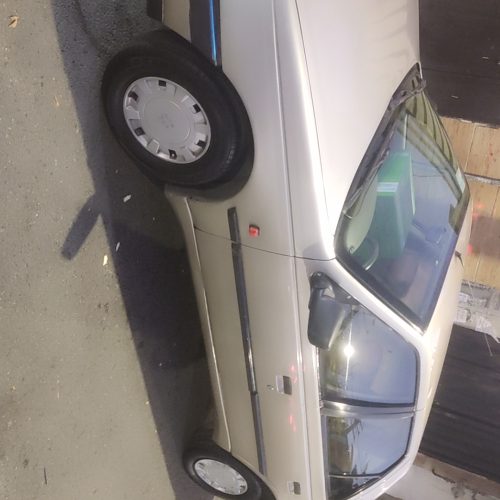 پژو405مدل87رنگ بژسفارشی داخل کرم