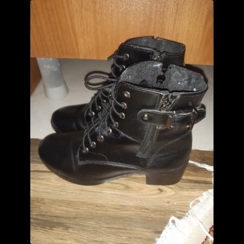 تعدادی پوشاک زنانه