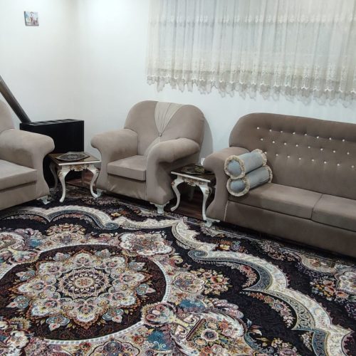 مبل هفت نفره کاملا سالم و نو همراه با عسلی هاش