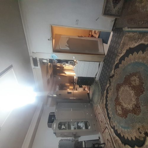 به یکنفر قلدر پولدار یا مامور کلانتری نیازمندم