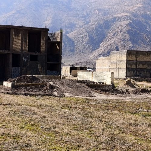 زمین 100متری