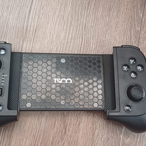 گیم پد تسکو مناسب برای android و ios و با استفاده از بلوتوث به گوشی موبایل شما متصل می شود و محدوده عملکرد ان 8 متر است مناسب برای انواع بازی ها بخصوص کال اف و کلش