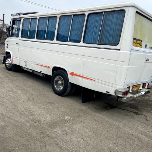 مینی بوس سقف بلندکلردارتمیز