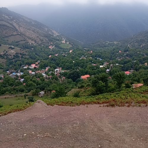 زمین مسکونی دارای مدارک مستثنیات از منابع طبیعی