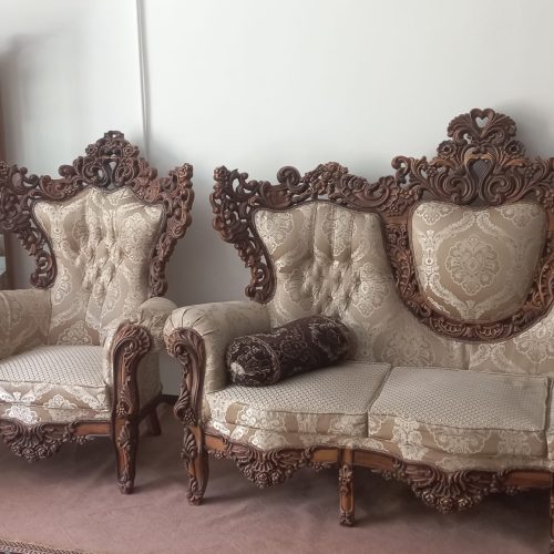 مبلمان 9 نفره با میز ناهار خوری 6 نفره