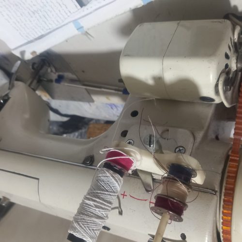 چرخ خیاطی راست دوز-سردوز-چزخ خیاطی ژانومه هر سه در یکجا با تخیخف ب فروش میرسید