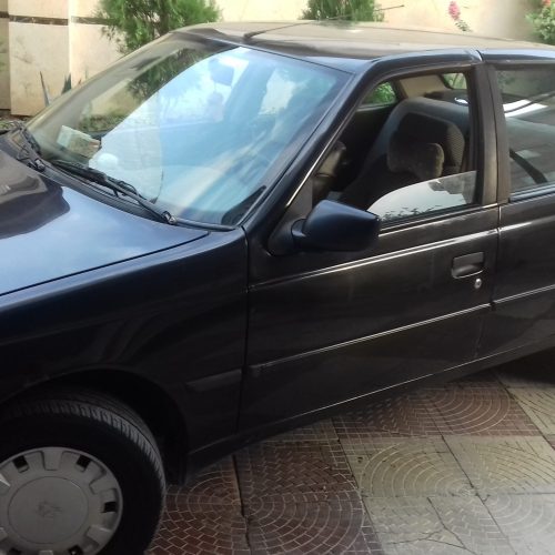 یک دستگاه پژو405 مشکی متالیک مدل 1380