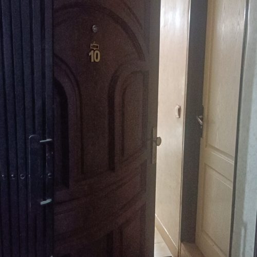 54متری تمیز با قیمت مناسب