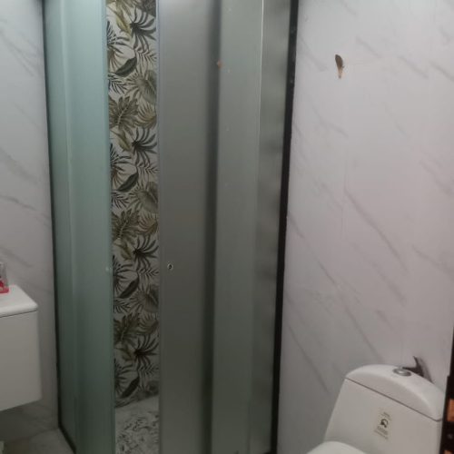 نصب و ایجاد شیشه های سکوریت  و لمینت وکرکره برقی