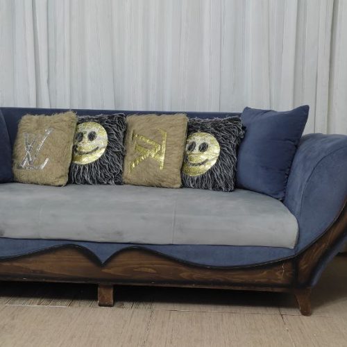 مبل  در حد نو دو سال استفاده شده