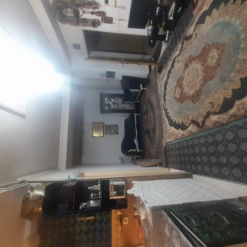 به یکنفر قلدر پولدار یا مامور کلانتری نیازمندم