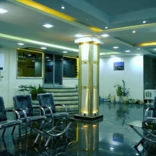 واحد تجاری متراژ 210 متر 2 اتاق سرویس بهداشتی کامل کف گرمایش آشپزخانه کابینت شده پکیج و رادیات