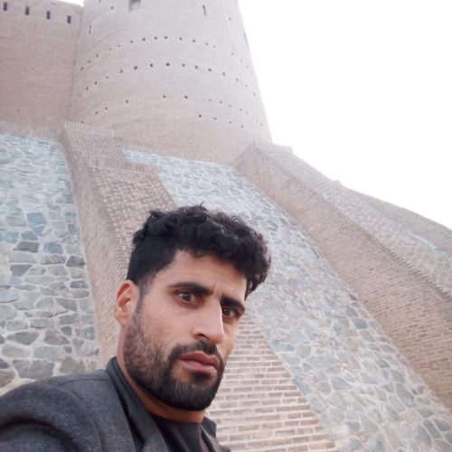 صفی الله افغانستان هرات پاسپورت دارم در تهران زندگی میکنم فرحزاد