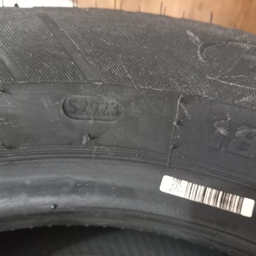 یک جفت لاستیک نو