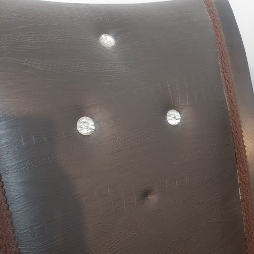 میز غذا خوری همراه با یه قاب عکس