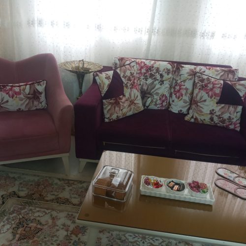 راحتی 7 نفره شرکتی ومیزغذا خوری