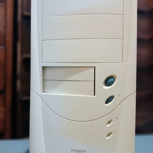 کامپیوتر قدیمی (CRT) مدل LG