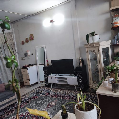 طبقه همکف اجاره داده میشود توس97