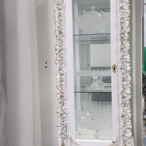 بوفه سفید رنگ در حد نو