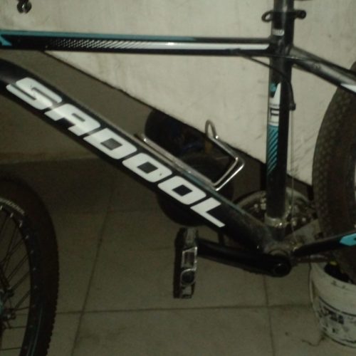 بدن سالم بدون هیچ خط و ضرب رنگ اصلی کارخانه