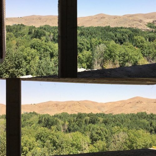 فروش ساختمان نیمه تکمیل با 550 متر مربع زیر بنا در شهر توریستی باغبادران با چشم انداز و ویو ابدی نزدیک چهار برج