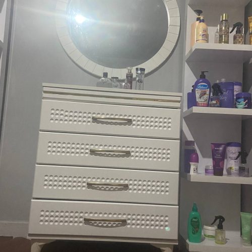 میز ارایشی و تخت خواب تک نفره