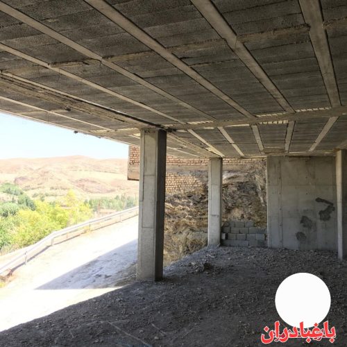 فروش ساختمان نیمه تکمیل با 550 متر مربع زیر بنا در شهر توریستی باغبادران با چشم انداز و ویو ابدی نزدیک چهار برج