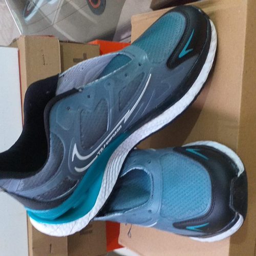 فروش ویژه ی انواع کفش زنانه مردانه زیر قیمت