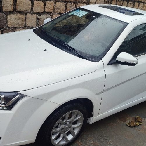 دنا پلاس توربو شیش دنده ( کیربکس دنده ای) صفر کیلومتر