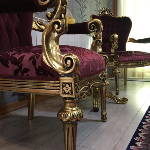 مبلمان 7 نفره با دو عسلی و میز وسط ورق طلا با رویه مخمل