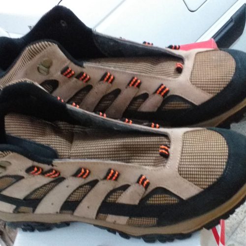 فروش ویژه ی انواع کفش زنانه مردانه زیر قیمت