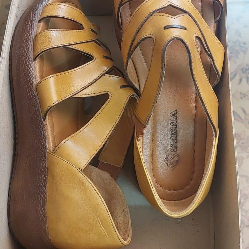 صندل چرم زنانه