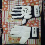 دستکش دروازه بانی فوتبال