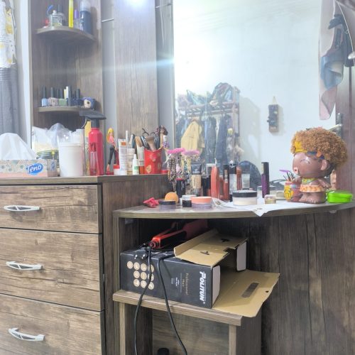 آینه دراور با صندلی