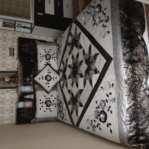 تخت خواب دو نفره همراه با تشک طبی فنری