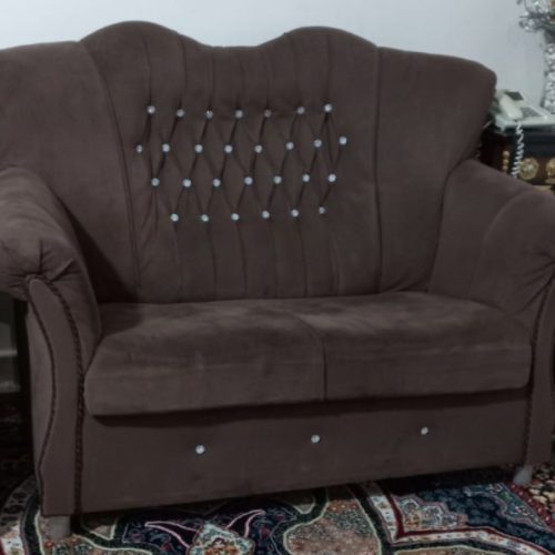 مبل راحتی کاملا سالمه