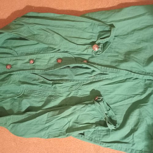 تعدادی مانتو و شومیز