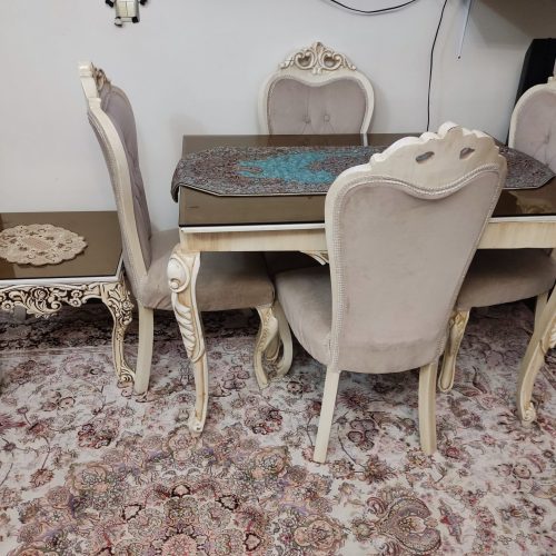 یک دست مبل و نهار خوری و بوفه