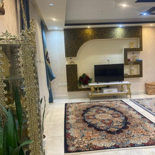 حیاط دو طبقه در سلماس روستای ملحم لوکس