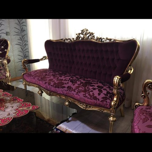 مبلمان 7 نفره با دو عسلی و میز وسط ورق طلا با رویه مخمل