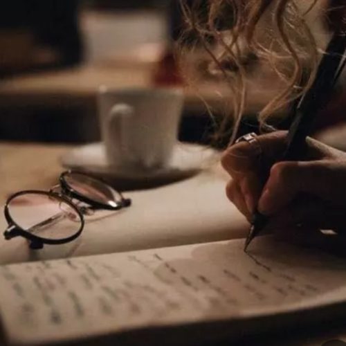 آدم  آرامش خاصی داره !!(وقتی خودش تلاش کنه و به نتیجه برسه)