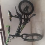 دوچرخه صفر بارنگ سیاه همراه با برچسب وتنه بنتنی