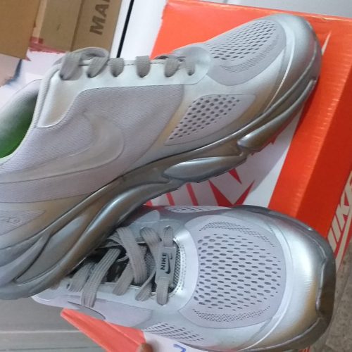 فروش ویژه ی انواع کفش زنانه مردانه زیر قیمت