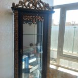 میز تلویزیون شیشه ای و ویترین شیشه ای در حد نو