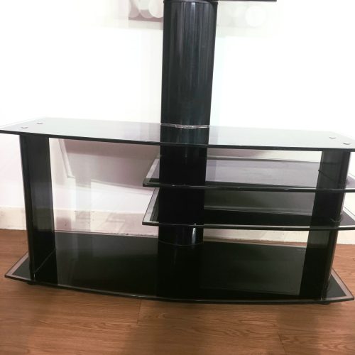 میزتلوزیون شیشه ای