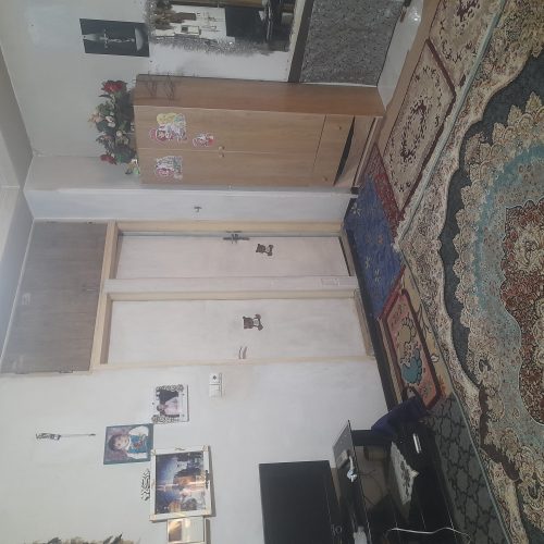 به یکنفر قلدر پولدار یا مامور کلانتری نیازمندم