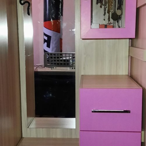 میز تحریر و میز ارایش